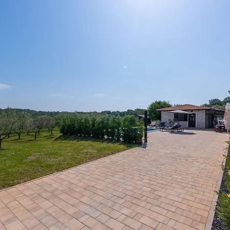 Semesterbostad Casa Claudia By Interhome Novigrad Istria